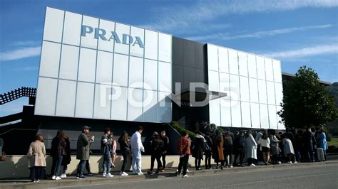 outlet prada vicino firenze|prada outlet florence.